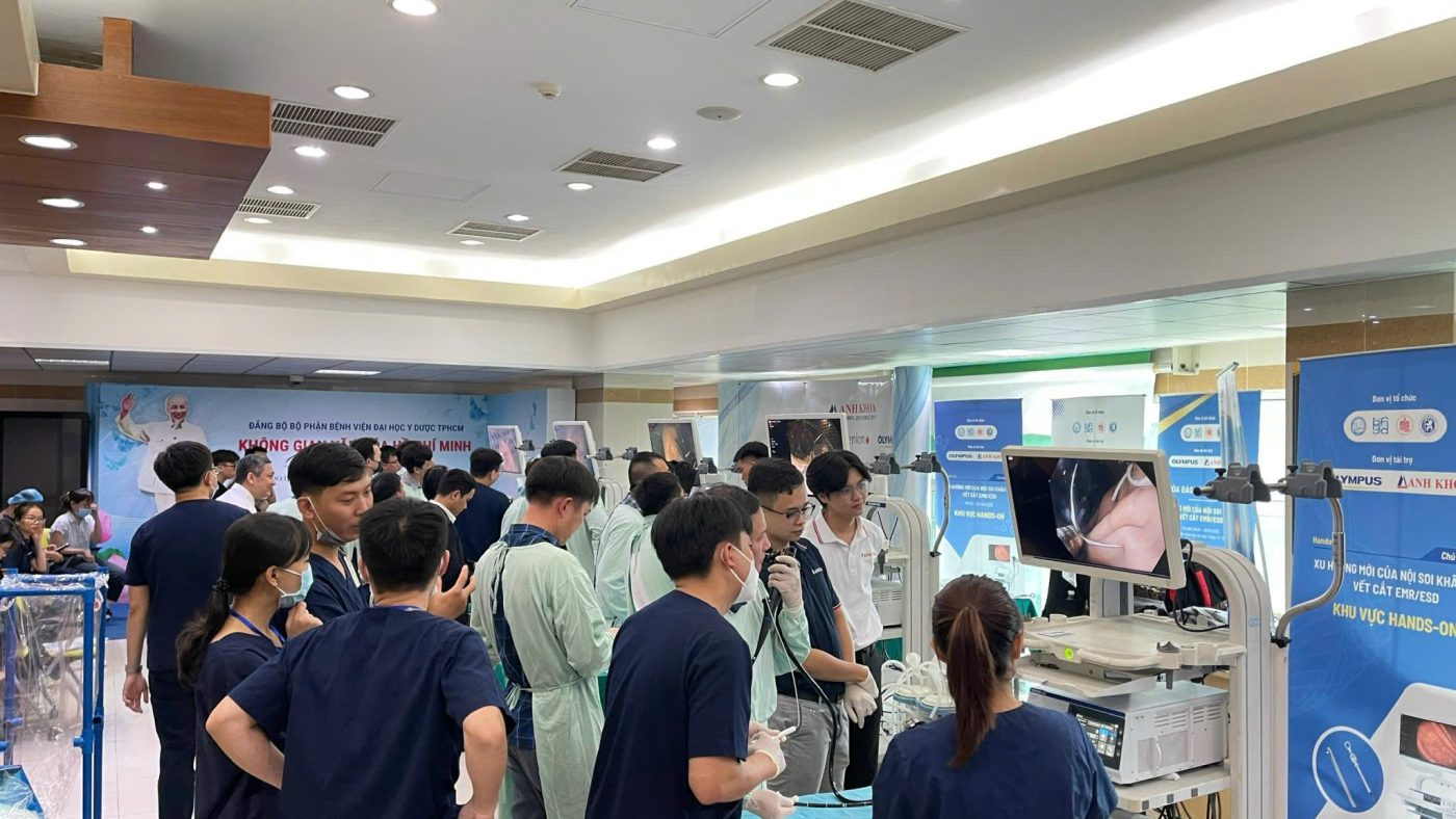 Khóa đào tạo nội soi khâu kín EMR ESD tại VIGES